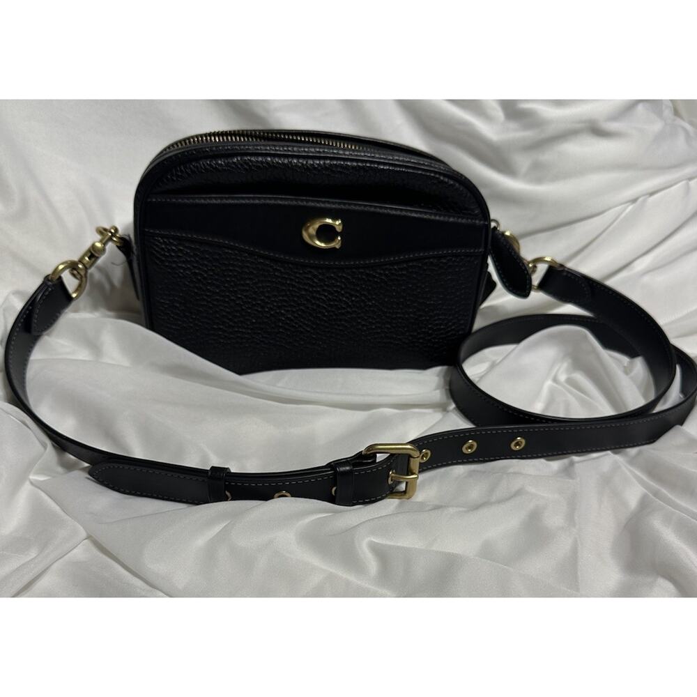 COACH Camera Bag Crossbody Black Pebble Leather Small Classic Minimalist EUC